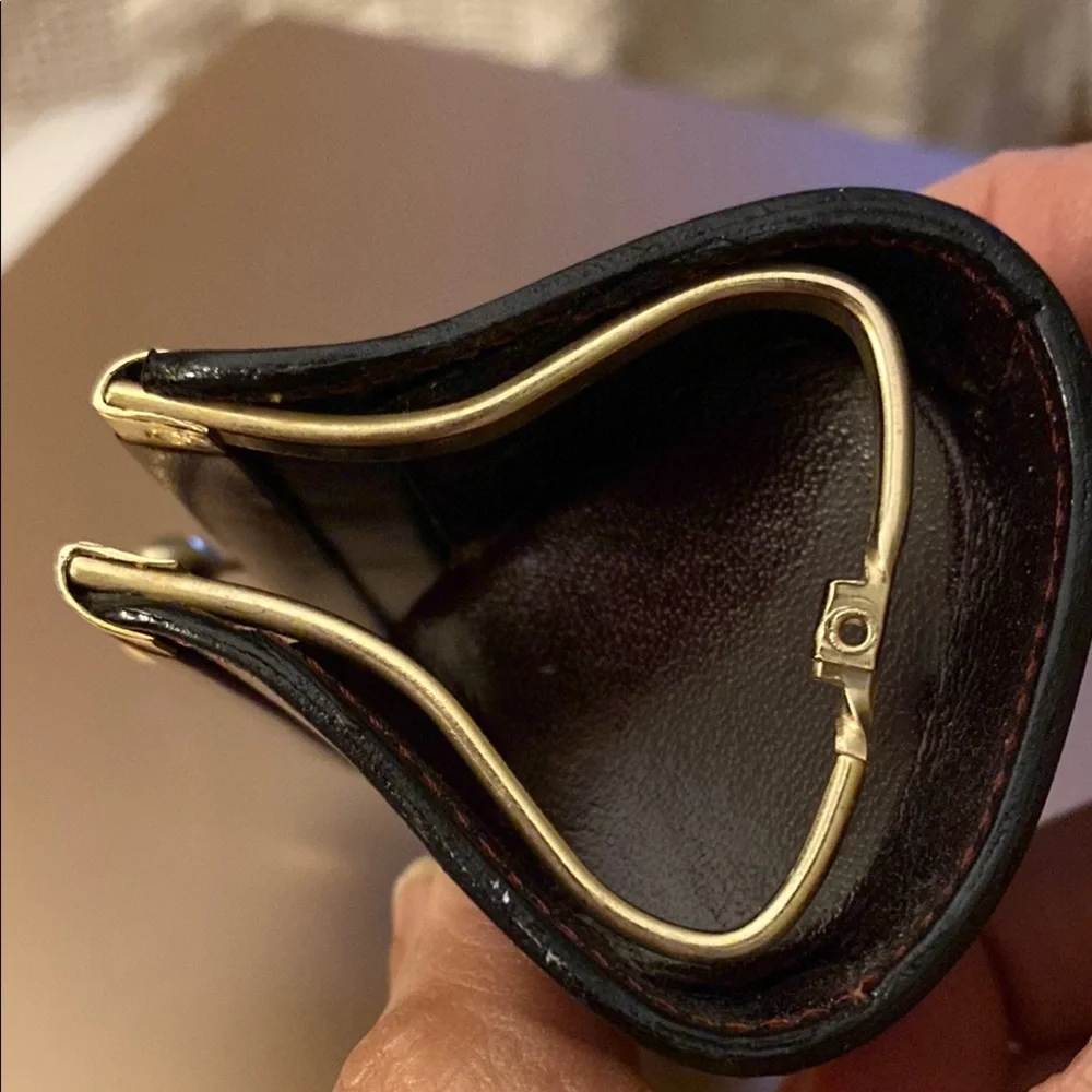 Elegant Brown Leather Coin Purse with Gold Accents. Vintage - Picture 4 of 9